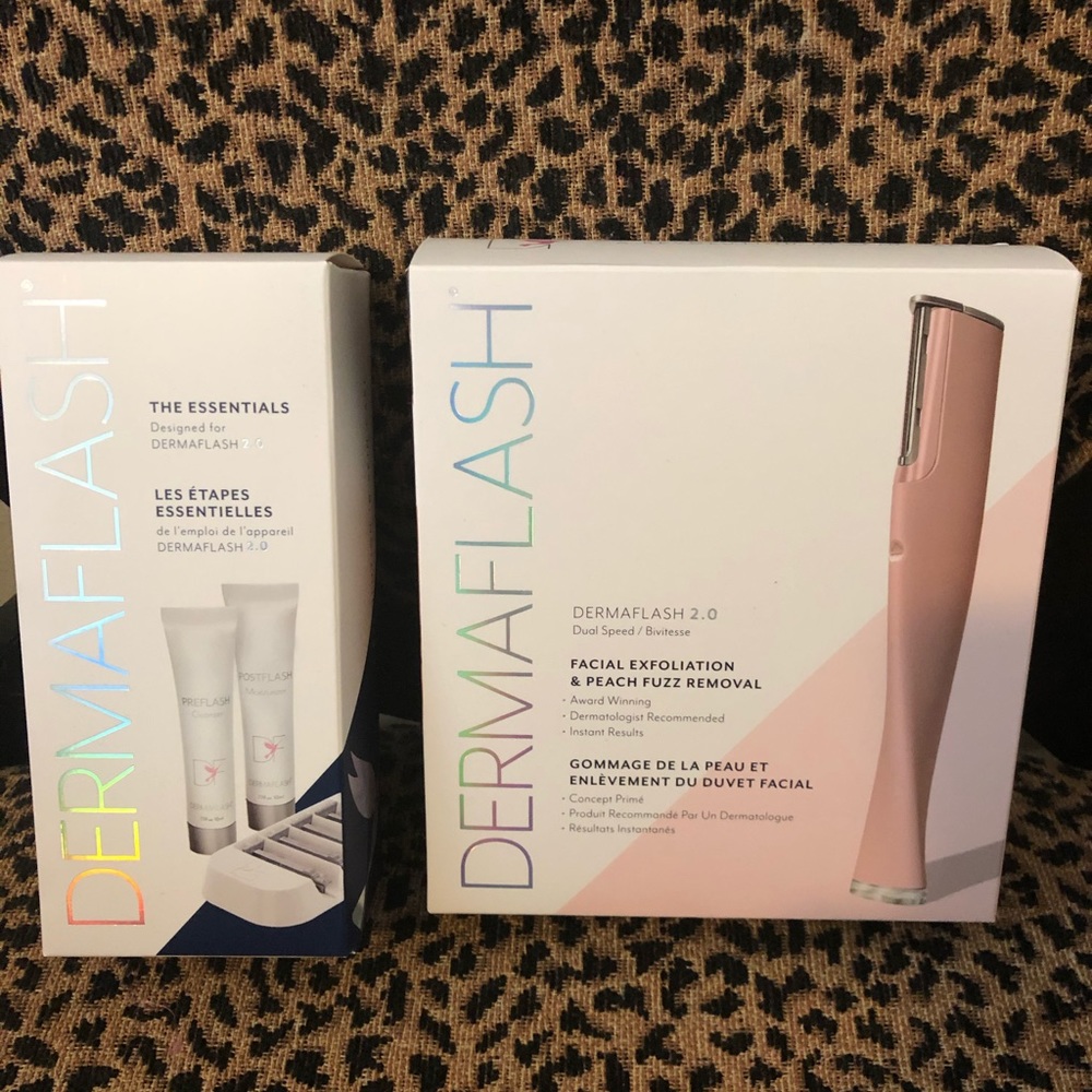 DERMAFLASH 2.0
Peach Fuzz and Exfoliation Device